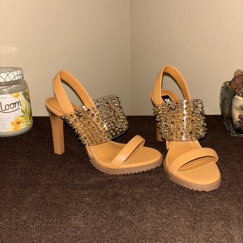 Very classy, sexy, sassy sandals; very pretty & nice; brand new.